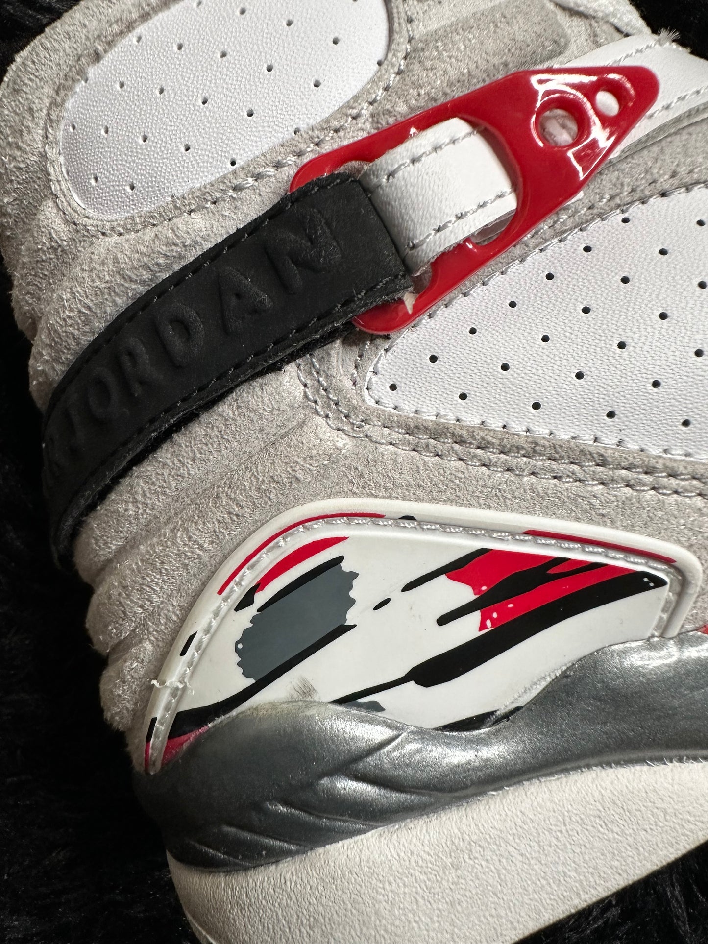 Air Jordan 8 Retro Bugs Bunny